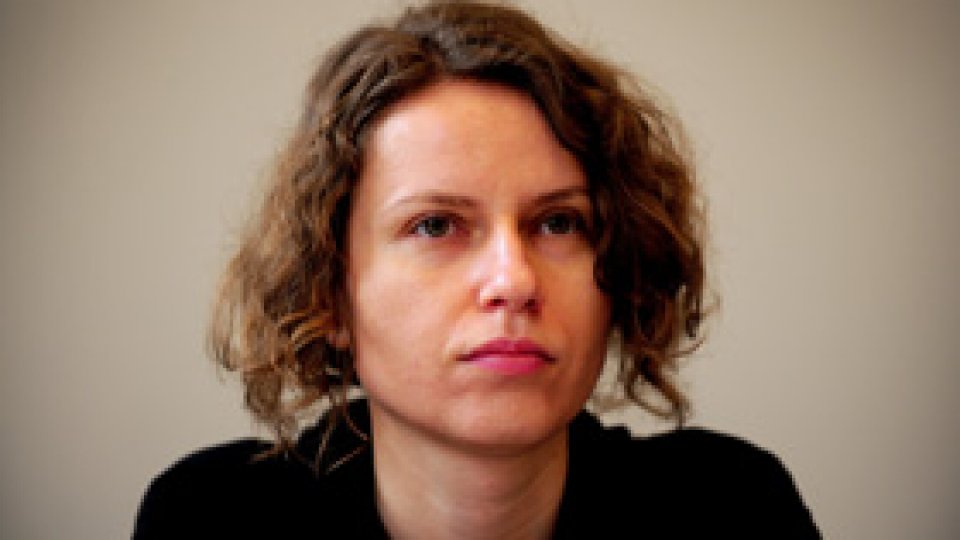 Presa, "constrânsă" de politic, în 2009