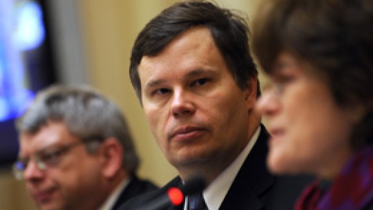 Economia României "ar putea scădea" şi în 2010