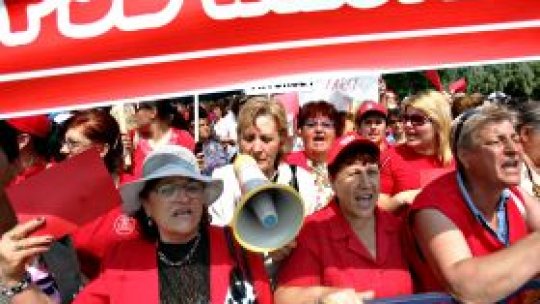 Marş de protest al Organizaţiei de Femei a PSD