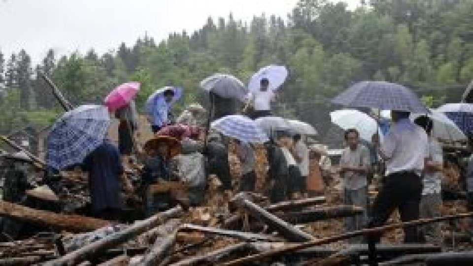 Inundaţiile fac ravagii în China