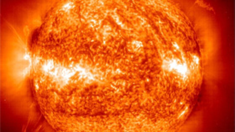 NASA avertizează asupra posibilelor explozii solare din 2013