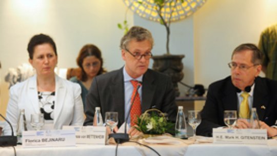 Criza "nu trebuie să afecteze independenţa justiţiei"