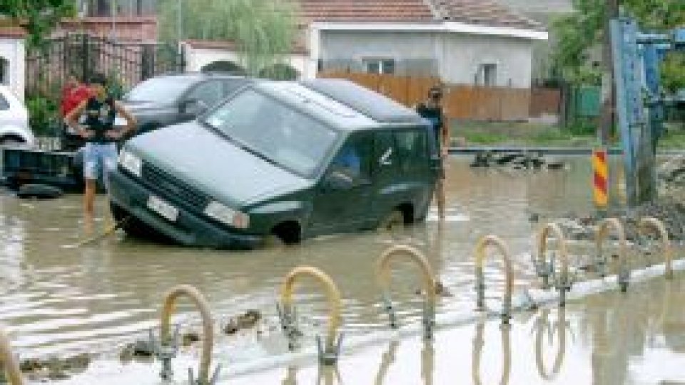 Inundaţiile provoacă pagube în Cluj