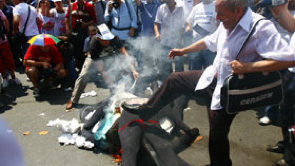 Legile austerităţii se întorc în Parlament