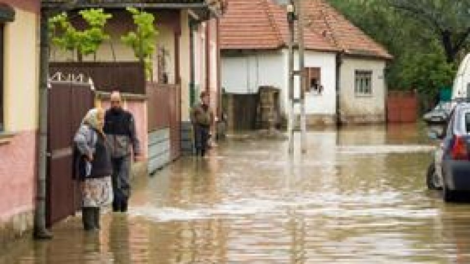 Mai multe localităţi, afectate de inundaţii