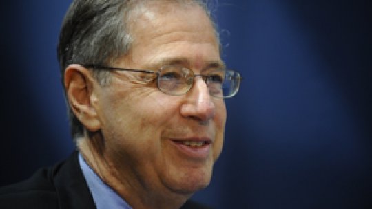 Creşterea taxelor nu ajută economia, susţine Mark Gitenstein