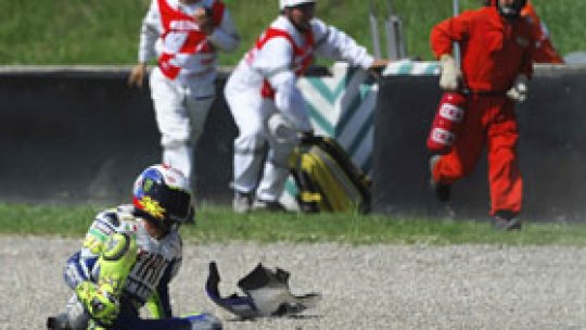 Valentino Rossi a suferit o fractură la picior