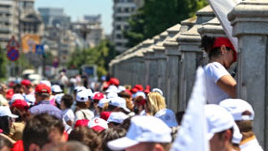 Sindicaliştii ies din nou în stradă