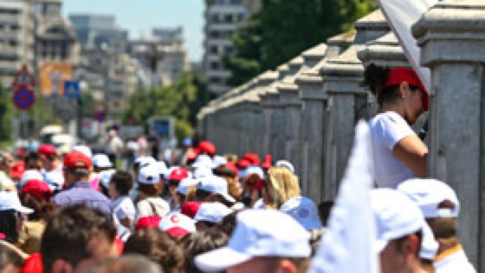 Sindicaliştii ies din nou în stradă
