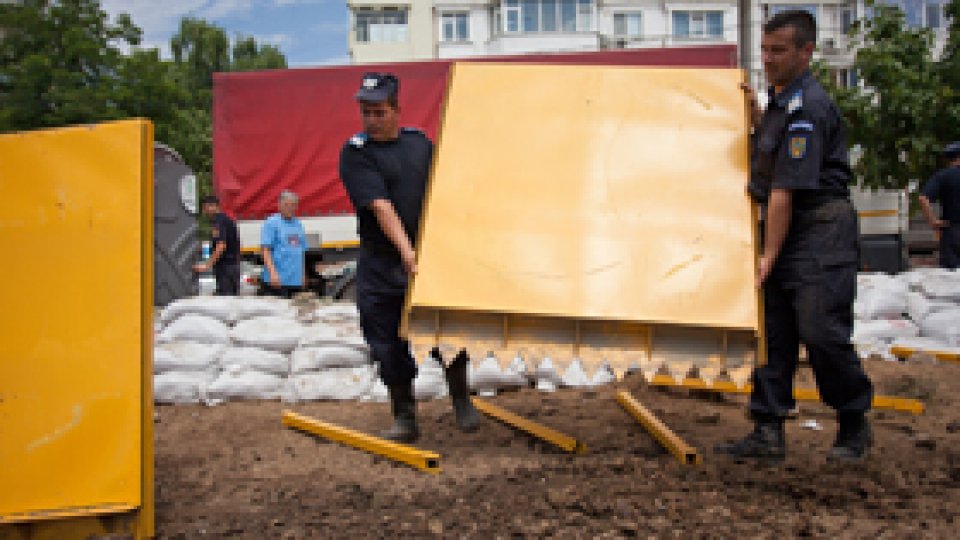 Un camion al MApN s-a răsturnat 