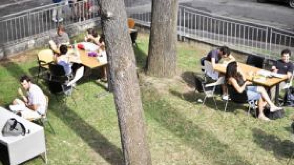 Examene la lumina lumânărilor la Roma