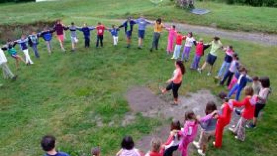 Tot mai puţini copii ajung în tabere
