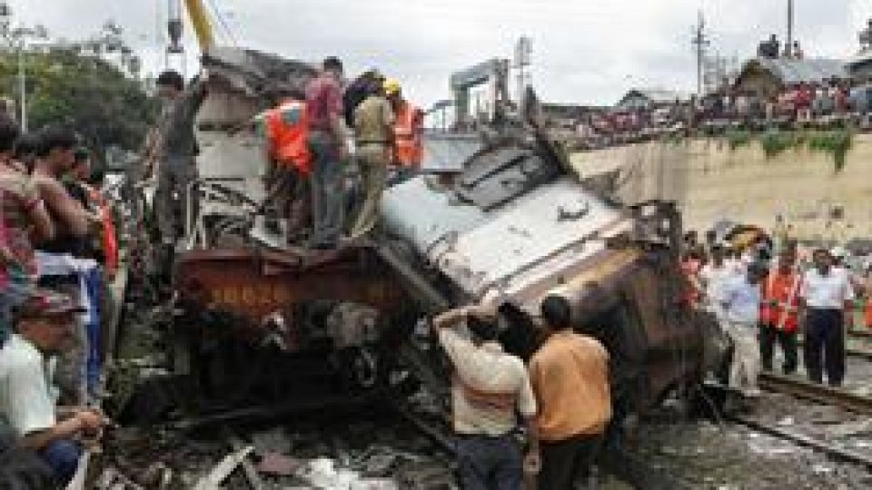 Peste cincizeci de morţi într-un accident feroviar în India