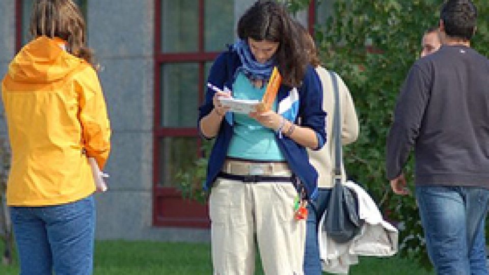 Brăila: Sute de elevi repetenţi