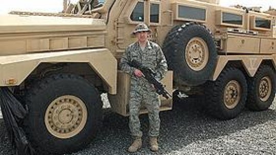 Vehicule americane pentru trupele româneşti din Afganistan