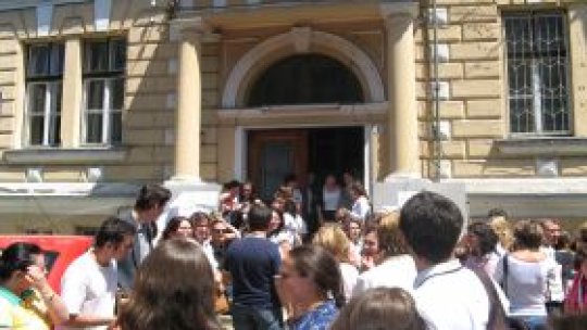 Lucrări cu coduri de bare la examenul de titularizare