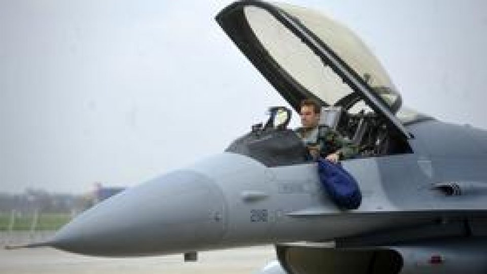 Oferta privind avioanele F16, decisă "până pe 3 august"