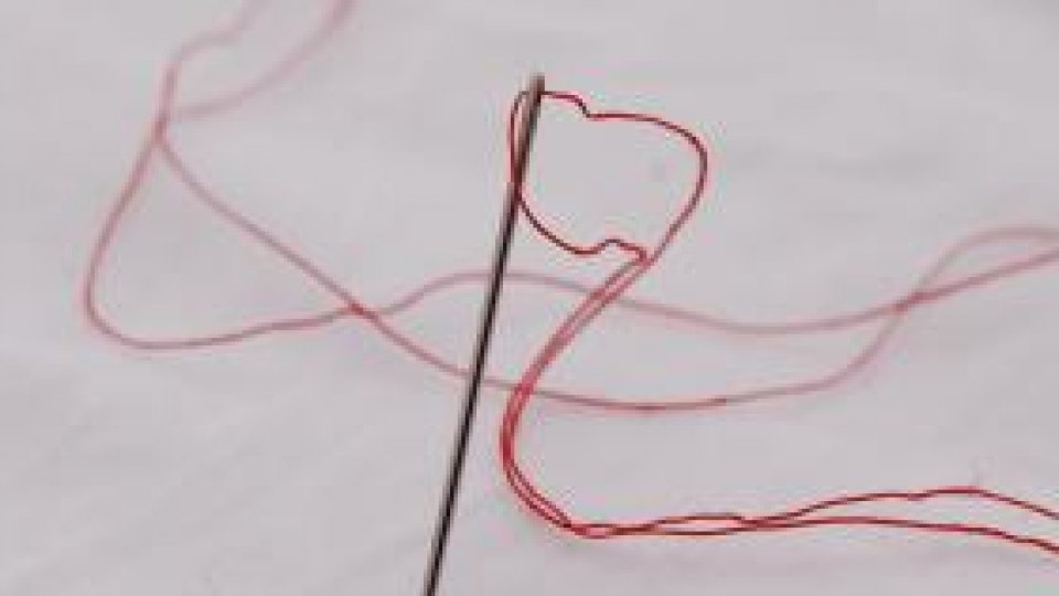 Acul pentru cârpit sau când nu ştii cine eşti