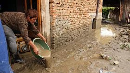 Minerii fac donaţii pentru persoanele afectate de inundaţii