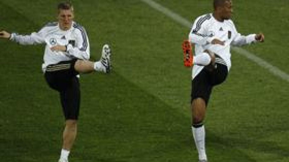 Meciul Germania-Spania opreşte producţia la Mercedes