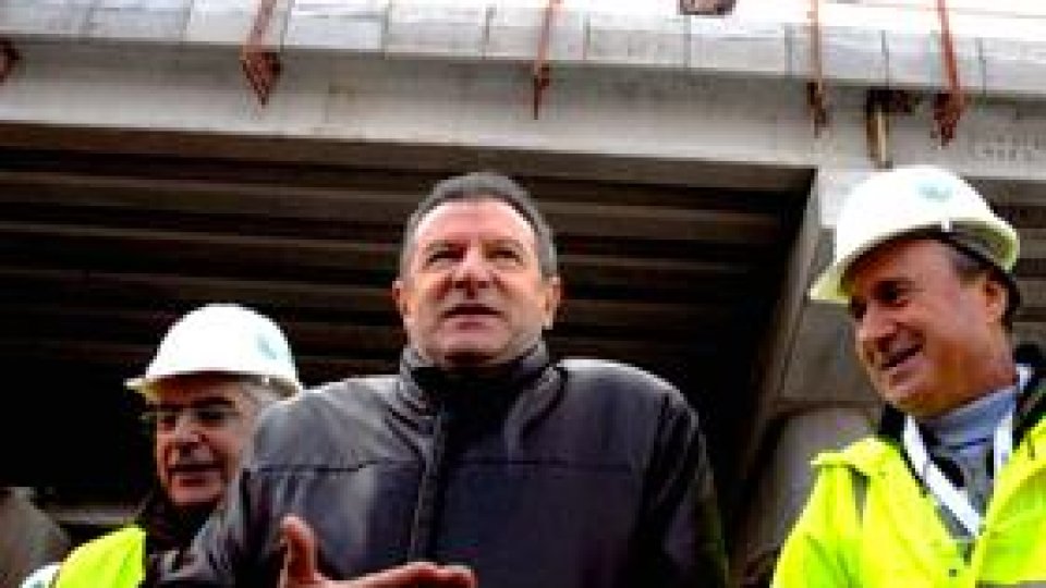 Autostrăzile româneşti înfruntă "birocraţia europeană"