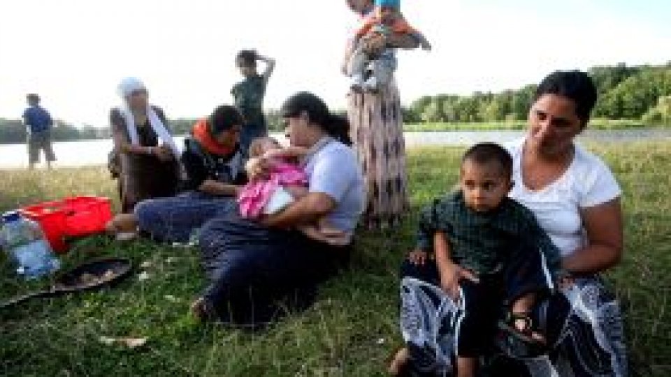 Expulzarea romilor trebuie făcută cu "respectarea normelor"
