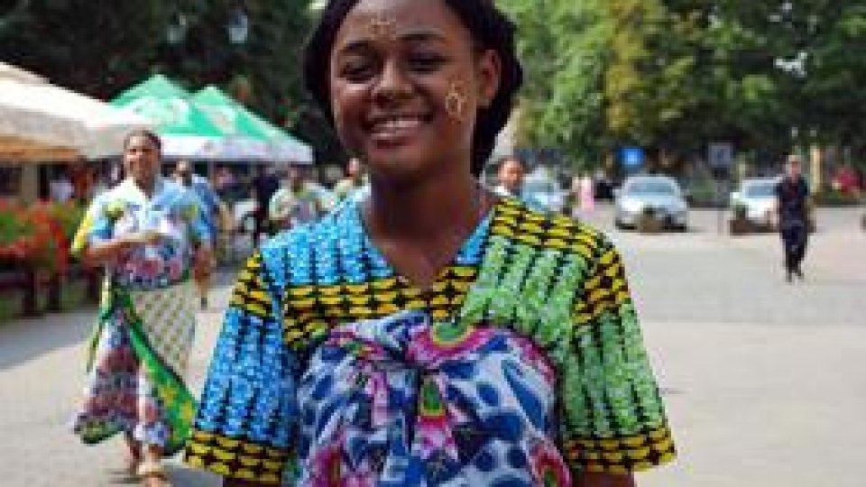 O africancă obţine titlul "Miss Zamfira" la Bistriţa