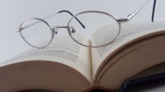 "Lectură… la lumina felinarelor"