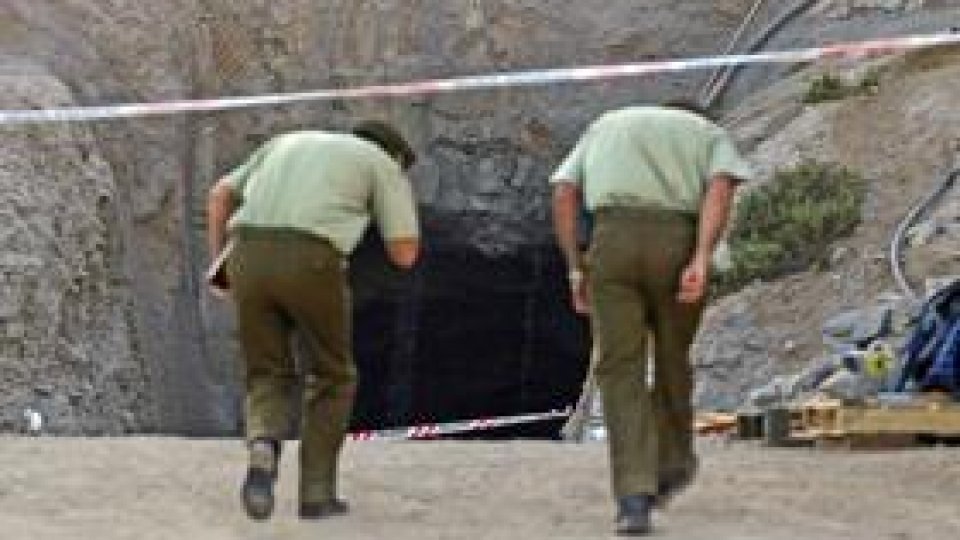 Cum s-au organizat minerii prinşi în subteran (hartă)