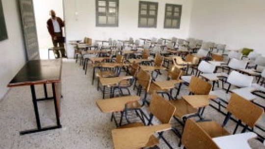 Şcolile româneşti se închid rând pe rând 