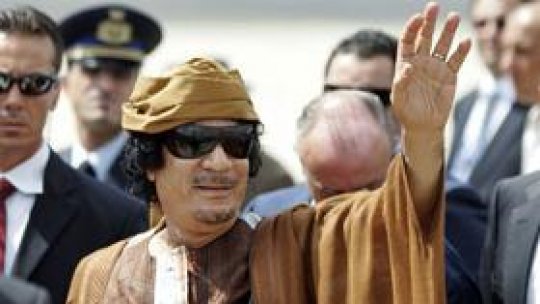 Gadhafi a predat lecţii despre islam tinerelor italiene