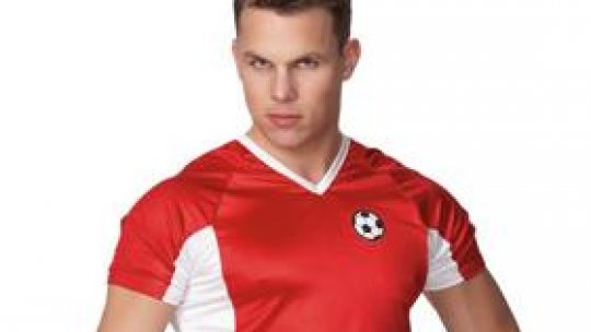 Femeile, "atrase mai mult de bărbaţii care poartă roşu"