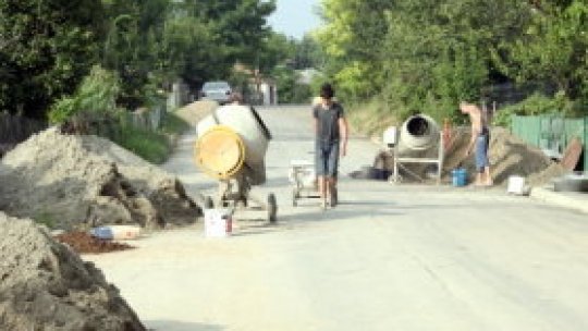 Trăiesc din banii sinistraţilor
