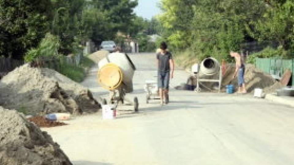 Trăiesc din banii sinistraţilor