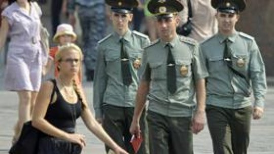 Ruşii, opriţi la graniţă pentru neplata telefonului