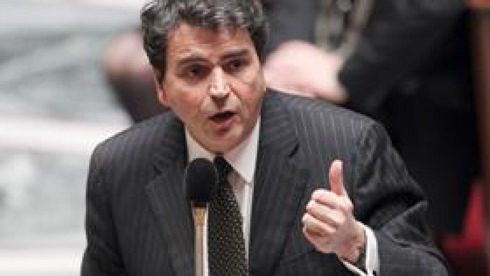 Romii care primesc bani pentru repatriere "vor fi amprentaţi"