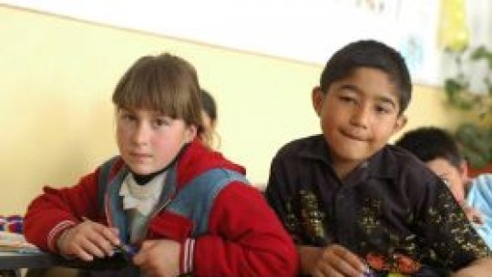 Educaţia, "cheia integrării romilor în societate"