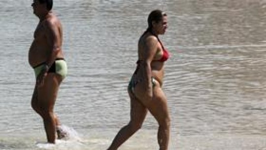 Femeile şi bărbaţii "gândesc la fel"