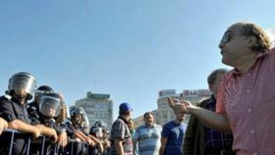 Sindicaliştii protestează în Piaţa Victoriei