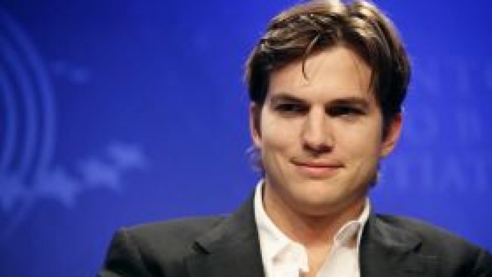 Ashton Kutcher are cel mai mare numări de fani pe Twitter