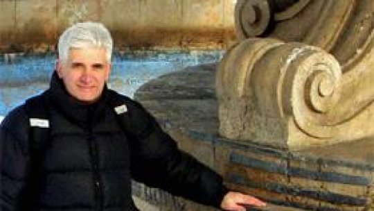 Români în lume: Valentin Mandache