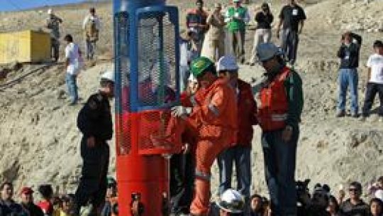 Nacelă pentru salvarea minerilor chilieni blocaţi în subteran