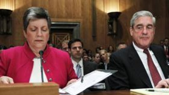 Agenţi FBI, prinşi copiind la examene