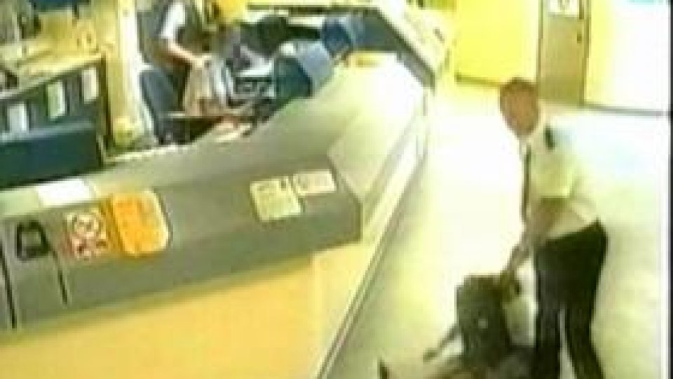 Poliţist englez, acuzat de abuz în serviciu