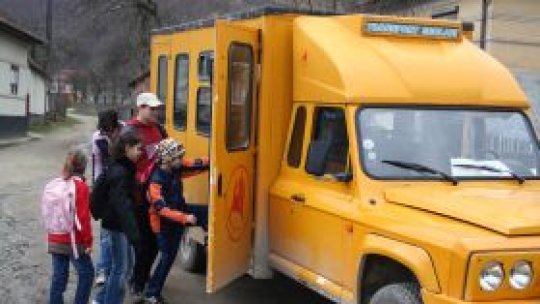 Noi microbuze şcolare pentru elevi