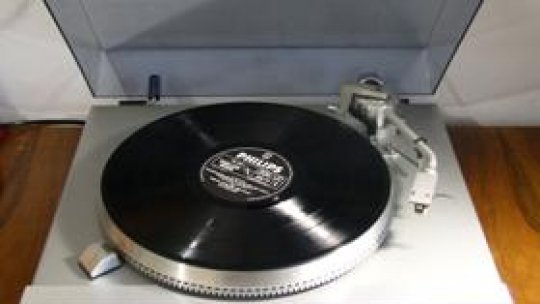 Vă mai amintiți de discurile de vinil?