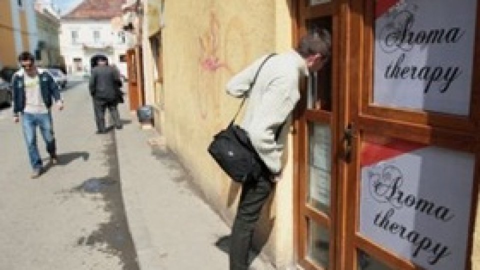 "Magazinele de vise", trimise la 2 km distanţă de şcoli