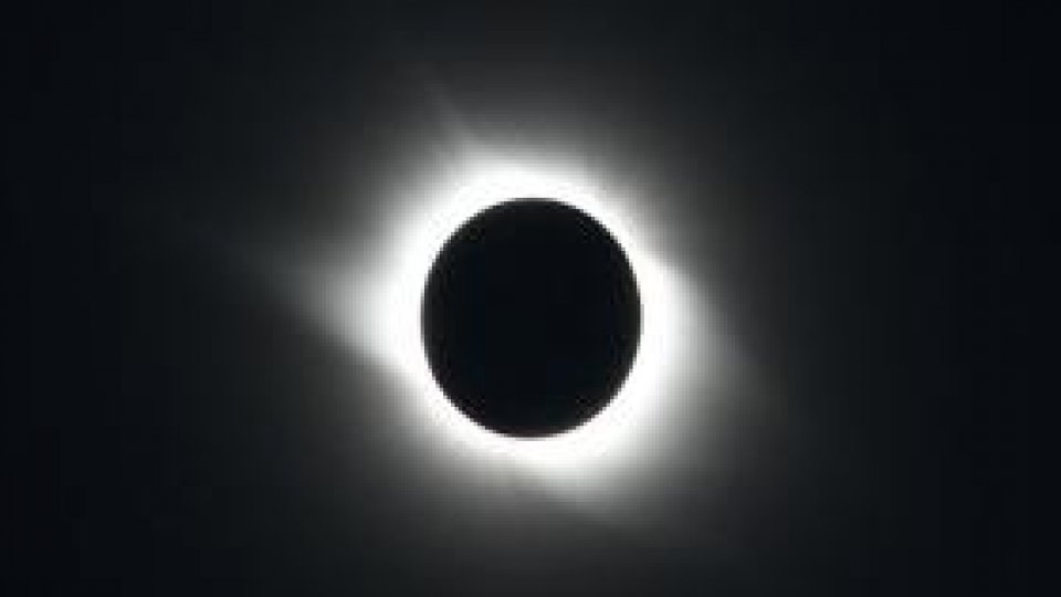 Eclipsă parţială de Soare vizibilă şi din România
