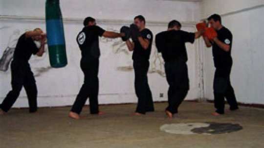 De la autoapărare la agenţi