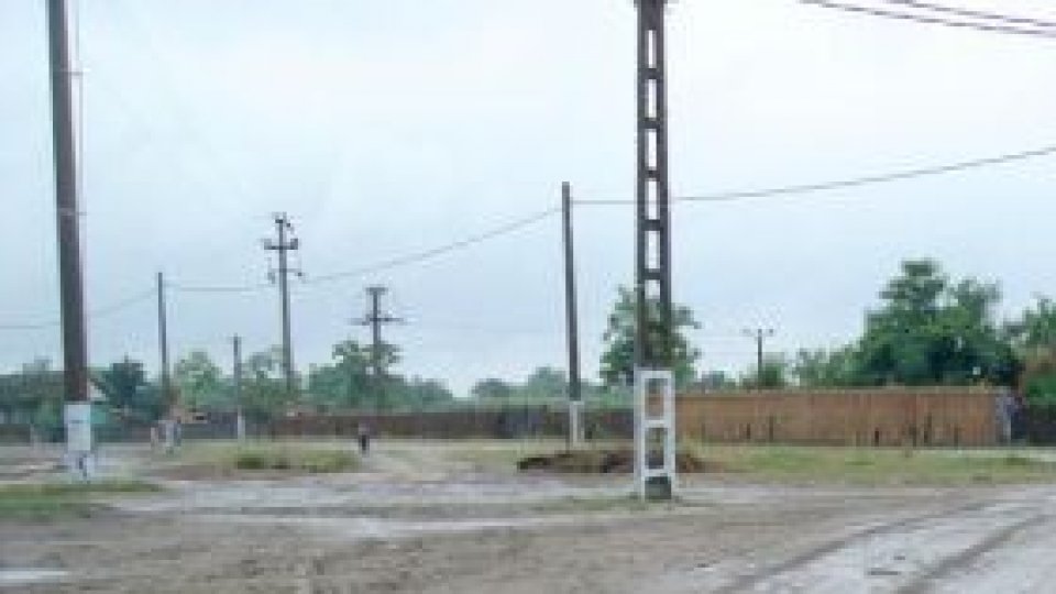 60 de stâlpi de telefonie, furaţi într-o comuna